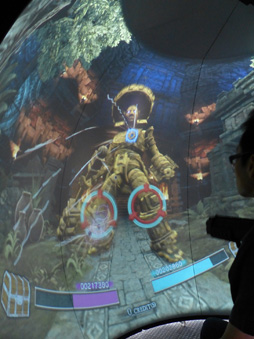 画像ギャラリー No.004のサムネイル画像 / バンダイナムコゲームス,アーケードゲームのプレス向け体験会を開催。ドーム型筐体ガンSTG「ロストランドアドベンチャー」ほか最新作を体験してきた