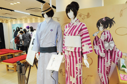 画像ギャラリー No.015のサムネイル画像 / 「明治東亰恋伽」と老舗百貨店が“和”のコラボ。伊勢丹新宿店で開催された「和の事はじめ×めいたん呉服店」のレポートをお届け