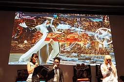 画像ギャラリー No.015のサムネイル画像 / 「鉄拳7」の新キャラクター公開や,招待選手によるトーナメントで大いに盛り上がった「鉄拳」シリーズ20周年記念のファン感謝祭をレポート