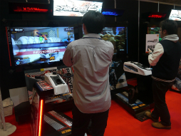 画像ギャラリー No.029のサムネイル画像 / ［JAEPO2015］最新格闘ゲームから仮面ライダー変身まで！　多彩な出展タイトルが揃ったバンダイナムコゲームスブースをレポート
