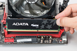 画像ギャラリー No.040のサムネイル画像 / 【PR】低負荷時にファン回転の止まるGTX 980カード「STRIX-GTX980-DC2OC-4GD5」を使って，超絶静かな小型ゲームPCを自作してみた