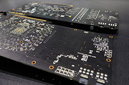 画像ギャラリー No.007のサムネイル画像 / ［COMPUTEX］HBM時代に向けてASUSが動く。「大型GPUパッケージとGPUクーラーの固定強化板」をSTRIXの新作に搭載