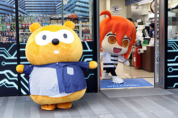 画像ギャラリー No.003のサムネイル画像 / 特異店Lが秋葉原に出現! 「Fate/Grand Order」ローソンコラボ店舗をフォトレポート。マシュの「先輩」が聞けるのはここだけ