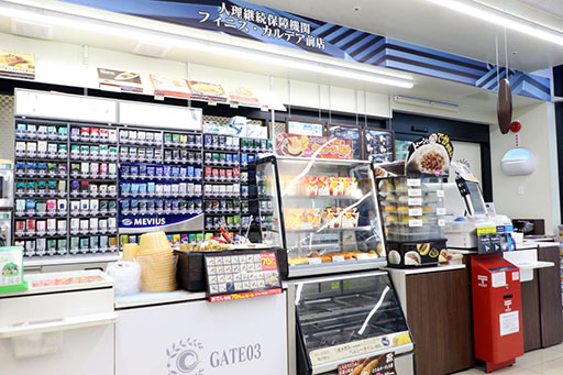 画像ギャラリー No.009のサムネイル画像 / 特異店Lが秋葉原に出現！　「Fate/Grand Order」ローソンコラボ店舗をフォトレポート。マシュの「先輩」が聞けるのはここだけ