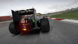 画像ギャラリー No.009のサムネイル画像 / ［TGS 2014］PS4/Xbox One向け「F1 2014」の発売予定も。気軽にF1の奥深い戦略性が味わえる本作の魅力をシニアプロデューサーの大庭将司氏に聞いた