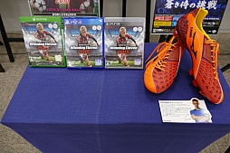 画像ギャラリー No.002のサムネイル画像 / 「ワールドサッカー ウイニングイレブン 2015」メディア対抗戦レポート。最新世代機へ対応したウイイレはリアリティとゲームらしさが両立