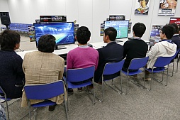 画像ギャラリー No.008のサムネイル画像 / 「ワールドサッカー ウイニングイレブン 2015」メディア対抗戦レポート。最新世代機へ対応したウイイレはリアリティとゲームらしさが両立