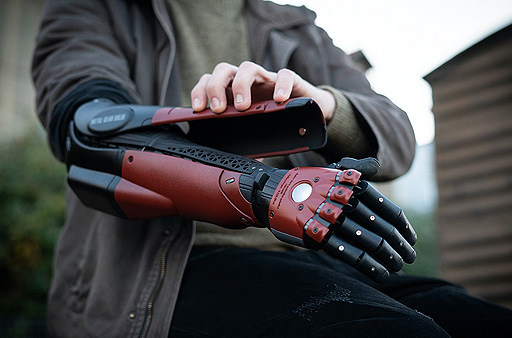 画像ギャラリー No.003のサムネイル画像 / 英Open Bionics,KONAMIと提携し「メタルギアソリッド」な義手カバーをリリース。ヴェノム・スネークのバイオニック・アームを再現