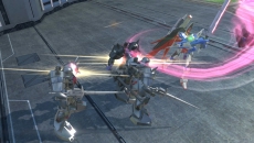 画像ギャラリー No.026のサムネイル画像 / 「ガンダムブレイカー2」，サーベルやアックスなど近距離戦で威力を発揮する武器の特徴が公開。新たな参戦ガンプラ情報は，ガンダムEz8とローゼン・ズール