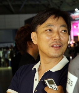画像ギャラリー No.002のサムネイル画像 / ［TGS 2014］フジテレビとgumiの“本気”に注目。スマホ向けSRPG「ファントム オブ キル」のキーマン2人にインタビュー