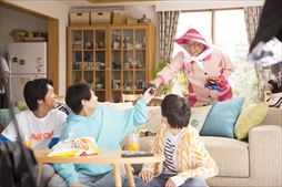 画像ギャラリー No.007のサムネイル画像 / 「New みんなのGOLF」,梅沢富美男さん出演の新CMを8月25日に放送開始。本日公開の特設サイトではインタビュー動画の公開も