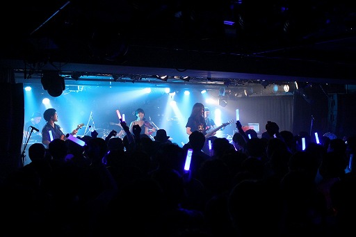 画像ギャラリー No.001のサムネイル画像 / 「ファルコムjdkバンド東京ライブ2017」をレポート。メンバー選曲のレアな楽曲を含む,熱い15曲を演奏。次回ライブの予定も発表に