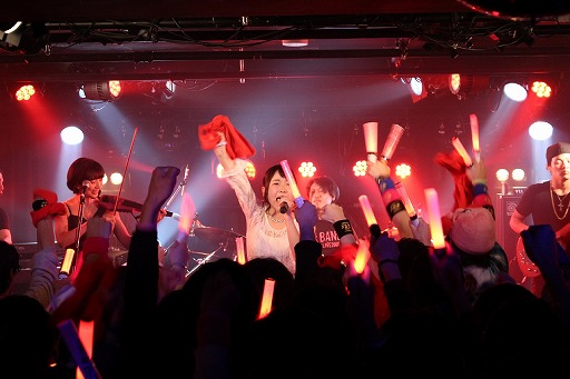 画像ギャラリー No.010のサムネイル画像 / 「ファルコムjdkバンド東京ライブ2017」をレポート。メンバー選曲のレアな楽曲を含む,熱い15曲を演奏。次回ライブの予定も発表に