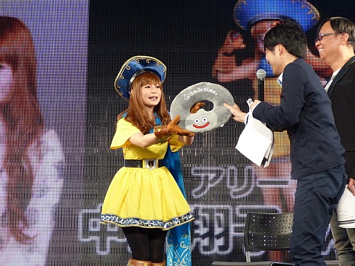 画像ギャラリー No.006のサムネイル画像 / アリーナ役に決定した中川翔子さんも新情報に大興奮。ニコニコ生放送「『ドラゴンクエストヒーローズTV』特報版」の模様をレポート