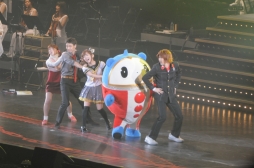 画像ギャラリー No.010のサムネイル画像 / 「PERSONA SUPER LIVE P-SOUND BOMB !!!! 2017 〜港の犯行を目撃せよ!〜」が開催。進化したライブ演出で観客を魅了