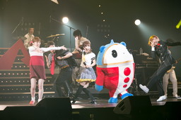 画像ギャラリー No.008のサムネイル画像 / 「PERSONA SUPER LIVE P-SOUND BOMB!!!!2017」のBlu-ray&CDが8月29日に発売
