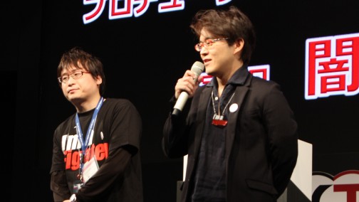 画像ギャラリー No.002のサムネイル画像 / ［TGS 2014］VF対DOAの主人公対決に会場が沸いた「DEAD OR ALIVE 5 Last Round」エキシビションマッチ。優勝は霞使いのとも選手