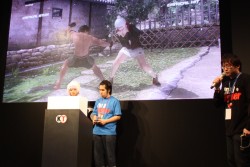 画像ギャラリー No.005のサムネイル画像 / ［TGS 2014］VF対DOAの主人公対決に会場が沸いた「DEAD OR ALIVE 5 Last Round」エキシビションマッチ。優勝は霞使いのとも選手