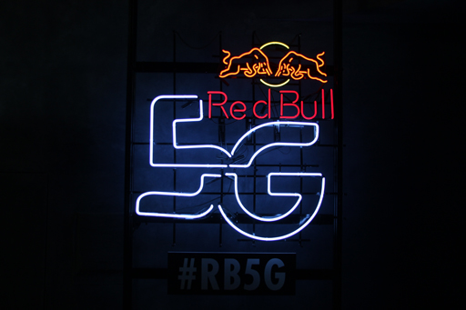 画像ギャラリー No.002のサムネイル画像 / 「Red Bull 5G 2015」の東代表決定戦が開催。2015年12月の「FINALS」に向けて4ジャンルの東軍ファイナリストが選出された会場の模様をレポート