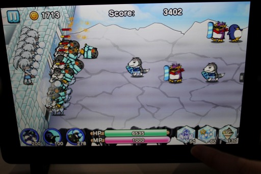 画像ギャラリー No.010のサムネイル画像 / ［TGS 2014］可愛い絵（かお）して容赦なかった。雪や氷の世界をテーマにしたスマホ向け新作ディフェンスゲーム「SNOW WORLD」を試遊