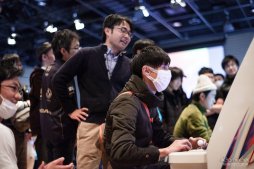 画像ギャラリー No.010のサムネイル画像 / 「ストIII 3rd」の祭典「第17回クーペレーションカップ」フォトレポート。レジェンドプレイヤー達の競演に白熱した現地の模様をお届け