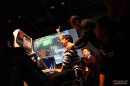 画像ギャラリー No.036のサムネイル画像 / 「ストIII 3rd」の祭典「第17回クーペレーションカップ」フォトレポート。レジェンドプレイヤー達の競演に白熱した現地の模様をお届け
