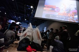 画像ギャラリー No.037のサムネイル画像 / 「ストIII 3rd」の祭典「第17回クーペレーションカップ」フォトレポート。レジェンドプレイヤー達の競演に白熱した現地の模様をお届け