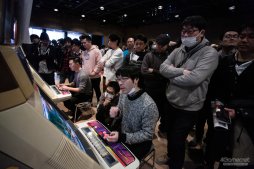 画像ギャラリー No.038のサムネイル画像 / 「ストIII 3rd」の祭典「第17回クーペレーションカップ」フォトレポート。レジェンドプレイヤー達の競演に白熱した現地の模様をお届け