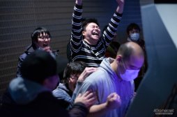 画像ギャラリー No.044のサムネイル画像 / 「ストIII 3rd」の祭典「第17回クーペレーションカップ」フォトレポート。レジェンドプレイヤー達の競演に白熱した現地の模様をお届け