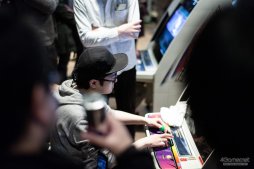 画像ギャラリー No.049のサムネイル画像 / 「ストIII 3rd」の祭典「第17回クーペレーションカップ」フォトレポート。レジェンドプレイヤー達の競演に白熱した現地の模様をお届け