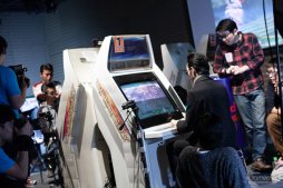 画像ギャラリー No.072のサムネイル画像 / 「ストIII 3rd」の祭典「第17回クーペレーションカップ」フォトレポート。レジェンドプレイヤー達の競演に白熱した現地の模様をお届け