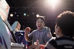 画像ギャラリー No.079のサムネイル画像 / 「ストIII 3rd」の祭典「第17回クーペレーションカップ」フォトレポート。レジェンドプレイヤー達の競演に白熱した現地の模様をお届け