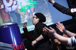 画像ギャラリー No.081のサムネイル画像 / 「ストIII 3rd」の祭典「第17回クーペレーションカップ」フォトレポート。レジェンドプレイヤー達の競演に白熱した現地の模様をお届け