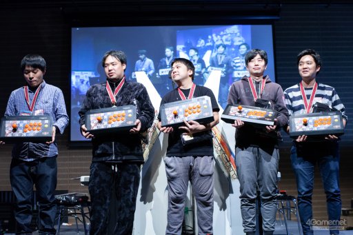 画像ギャラリー No.110のサムネイル画像 / 「ストIII 3rd」の祭典「第17回クーペレーションカップ」フォトレポート。レジェンドプレイヤー達の競演に白熱した現地の模様をお届け