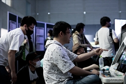 画像ギャラリー No.066のサムネイル画像 / 「ストリートファイターIII 3rd STRIKE」の祭典が4年ぶりに復活。「第18回クーペレーションカップ」フォトレポート