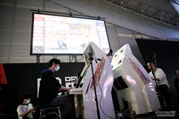 画像ギャラリー No.108のサムネイル画像 / 「ストリートファイターIII 3rd STRIKE」の祭典が4年ぶりに復活。「第18回クーペレーションカップ」フォトレポート