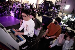 画像ギャラリー No.119のサムネイル画像 / 「ストリートファイターIII 3rd STRIKE」の祭典が4年ぶりに復活。「第18回クーペレーションカップ」フォトレポート