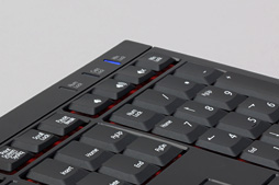 画像ギャラリー No.013のサムネイル画像 / 元DHARMAPOINTのデザイナーが放つゲーマー向けパンタグラフ式キーボード ，そのデキは？ 「BFKB113PBK」を使ってみた
