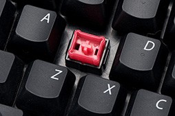 画像ギャラリー No.009のサムネイル画像 / 10キーレスのメンブレンキーボード「BFKB92UP2」レビュー。キーの安定感に優れ,ゲームにも普段使いにも使える一品だ
