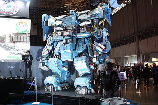 画像ギャラリー No.019のサムネイル画像 / ［TGS 2014］巨大ロボ vs 巨大怪獣の戦闘が加わったPS4用「地球防衛軍4.1」プレイレポート。特撮アクションの巨大ロボ戦がこの手で楽しめる