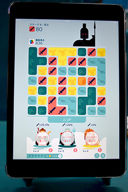 画像ギャラリー No.002のサムネイル画像 / ［TGS 2014］カードゲームで人気のOink Gamesがスマホゲームに殴りこみ。独特のテイストが楽しいパズルゲーム「MUJO」プレイレポート