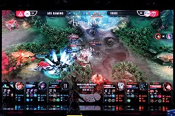 画像ギャラリー No.020のサムネイル画像 / スマホ向けMOBA「Vainglory」で5対5のゲームモードが2018年2月に実装。トッププレイヤーがしのぎを削った世界大会の模様と合わせてレポート