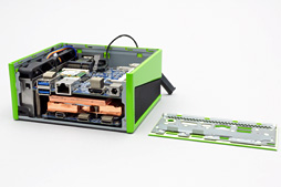 画像ギャラリー No.012のサムネイル画像 / 手のひらサイズで“GTX 760”搭載。GIGABYTE製の超小型ゲーマー向けベアボーン「BRIX Gaming」を動かしてみた