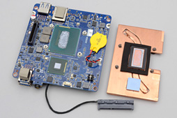 画像ギャラリー No.016のサムネイル画像 / 手のひらサイズで“GTX 760”搭載。GIGABYTE製の超小型ゲーマー向けベアボーン「BRIX Gaming」を動かしてみた