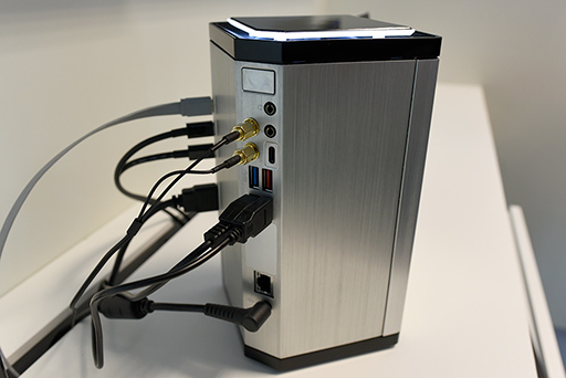 画像ギャラリー No.013のサムネイル画像 / ［COMPUTEX］GIGABYTEの外付けグラフィックスボックスは決定版を目指して開発中。3スロット仕様のカードにも対応へ