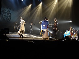画像ギャラリー No.014のサムネイル画像 / 刀剣男士達の新たな戦いが幕を開ける! 「舞台『刀剣乱舞』義伝 暁の独眼竜」ゲネプロ公演をレポート