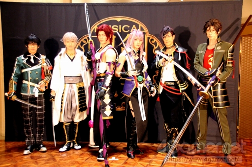 画像ギャラリー No.002のサムネイル画像 / 「ミュージカル『刀剣乱舞』〜葵咲本紀〜」開幕！　2か月に及ぶロングラン公演を前に，主要キャストの会見とゲネプロの模様をレポート