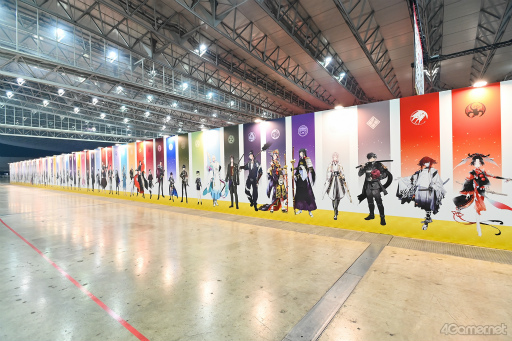画像ギャラリー No.009のサムネイル画像 / 本丸での10年の軌跡を振り返る。「刀剣乱舞ONLINE」サービス開始10周年記念行事「刀剣乱舞 大本丸博 2025」展示会場レポート