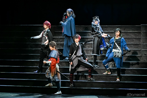 画像ギャラリー No.001のサムネイル画像 / 「ミュージカル『刀剣乱舞』 〜坂龍飛騰〜」会見&ゲネプロレポート。新時代の旗を掲げるを合言葉に,陸奥守吉行と坂本龍馬の熱いドラマを描く