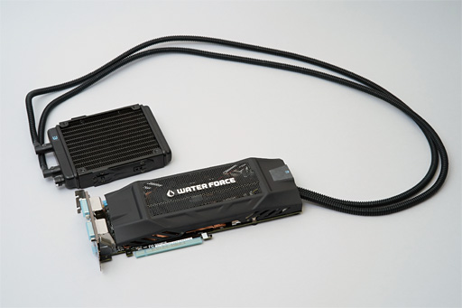 画像ギャラリー No.015のサムネイル画像 / 43万円の「簡易液冷仕様のOC版GTX 980が3枚と大型冷却システムのセット」をPCに組み込んでみた。GIGABYTE「GV-N980X3WA-4GD」レビュー